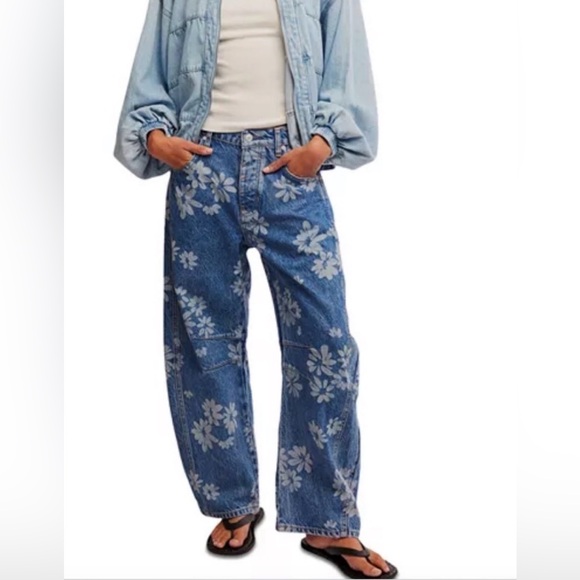Free People We the Free Good Luck Printed Barrel Jeans - Laser Daisy - Picture 2 of 10